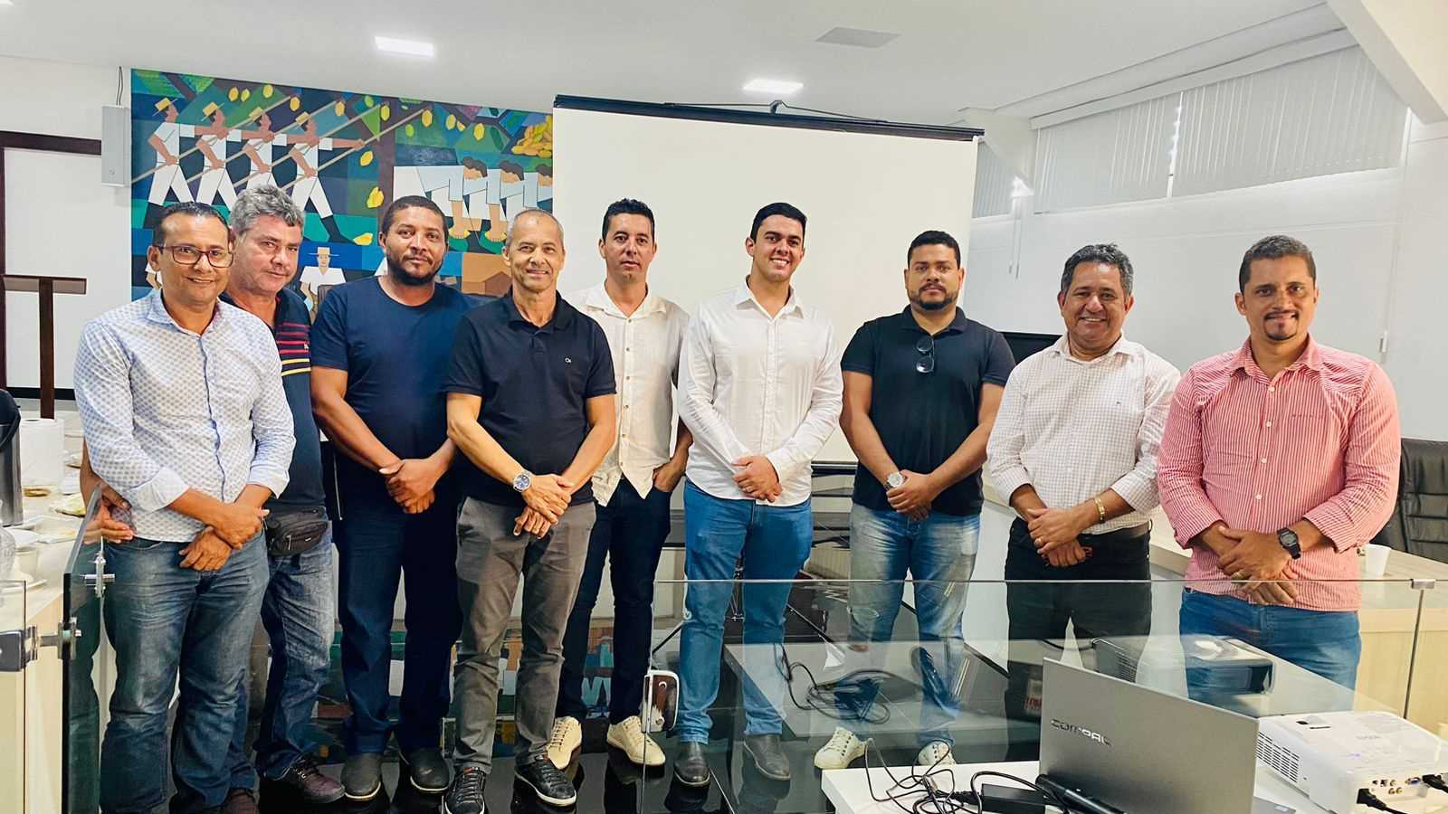 Camacã: Prefeito Paulo do Gás se reuniu com produtores na apresentação do projeto Mais leite
